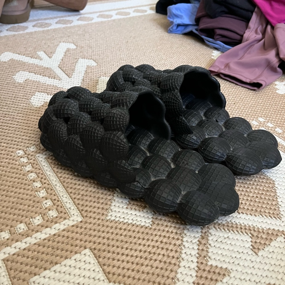 FREE- Fun foam slippers just pay shipping
